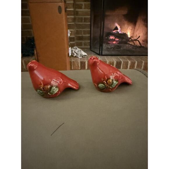 Set of Red Cardinal Salt and Pepper Shakers with Holly Leaves Stoppers Intact - Picture 2 of 3